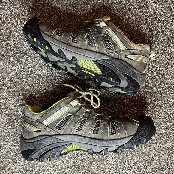 Keen Women's Voyageur Hiking Boots - Picture 6 of 9